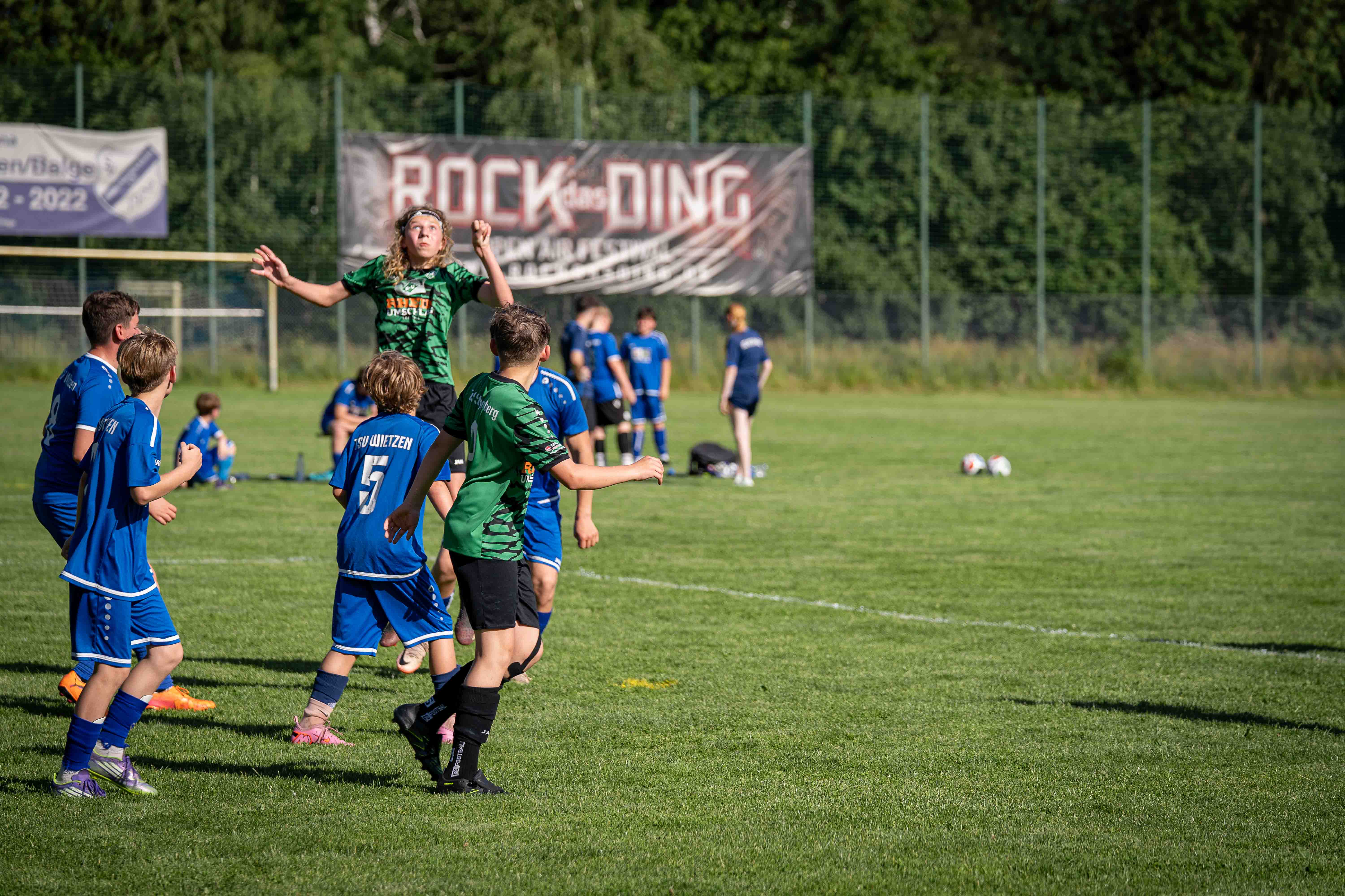 Kopfballduell bei der D7er