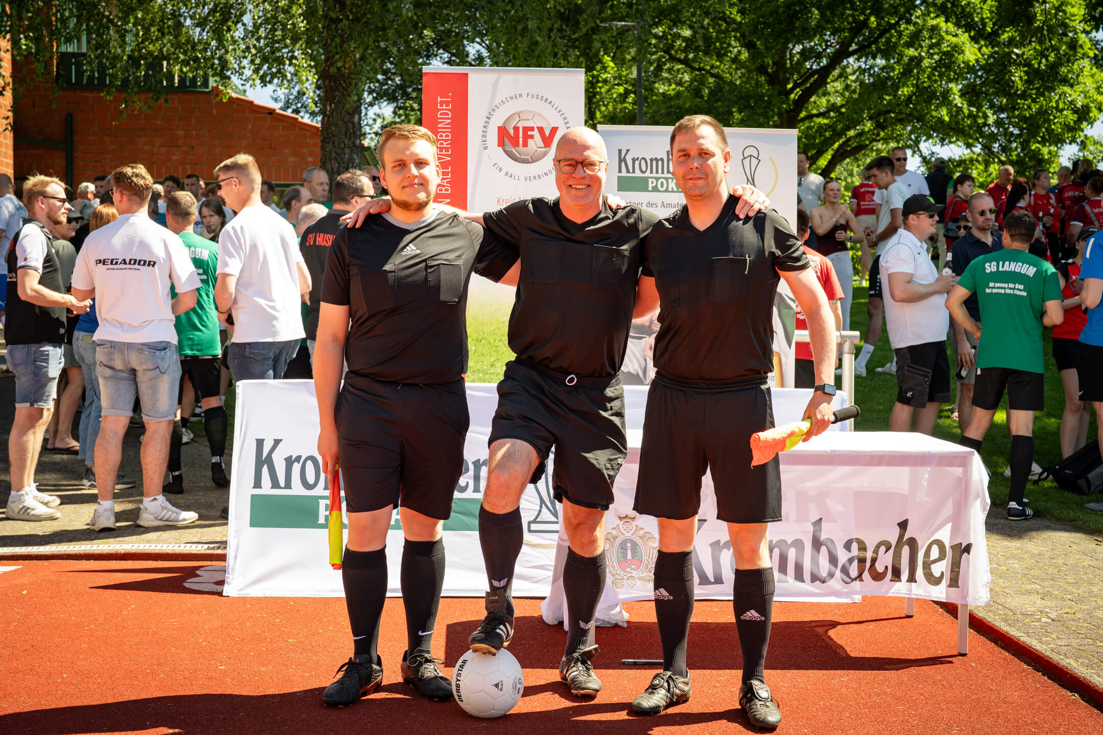 Die Schiedsrichter des Ü32 Pokalfinals