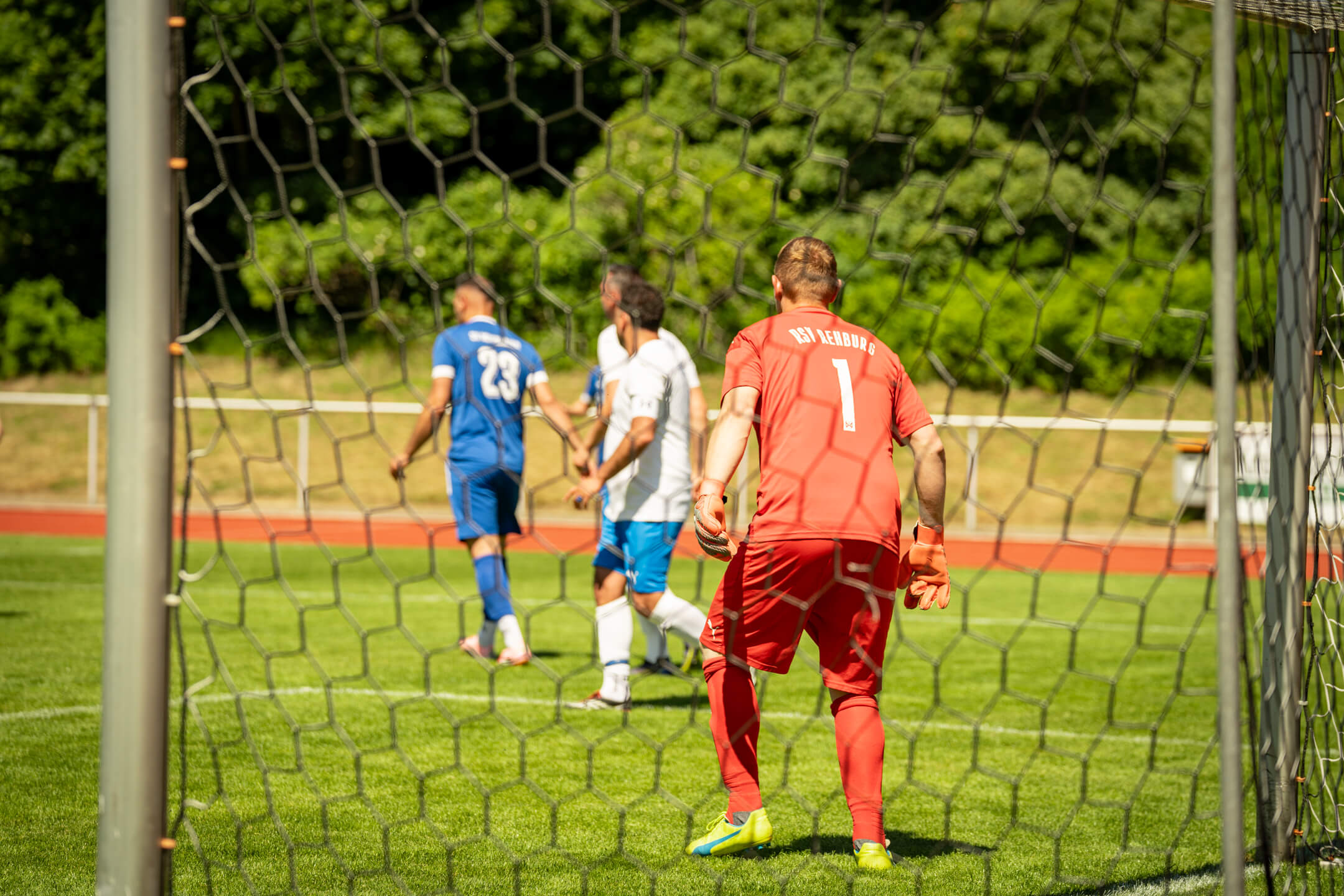 Torwart RSV Rehburg lauert auf den Ball