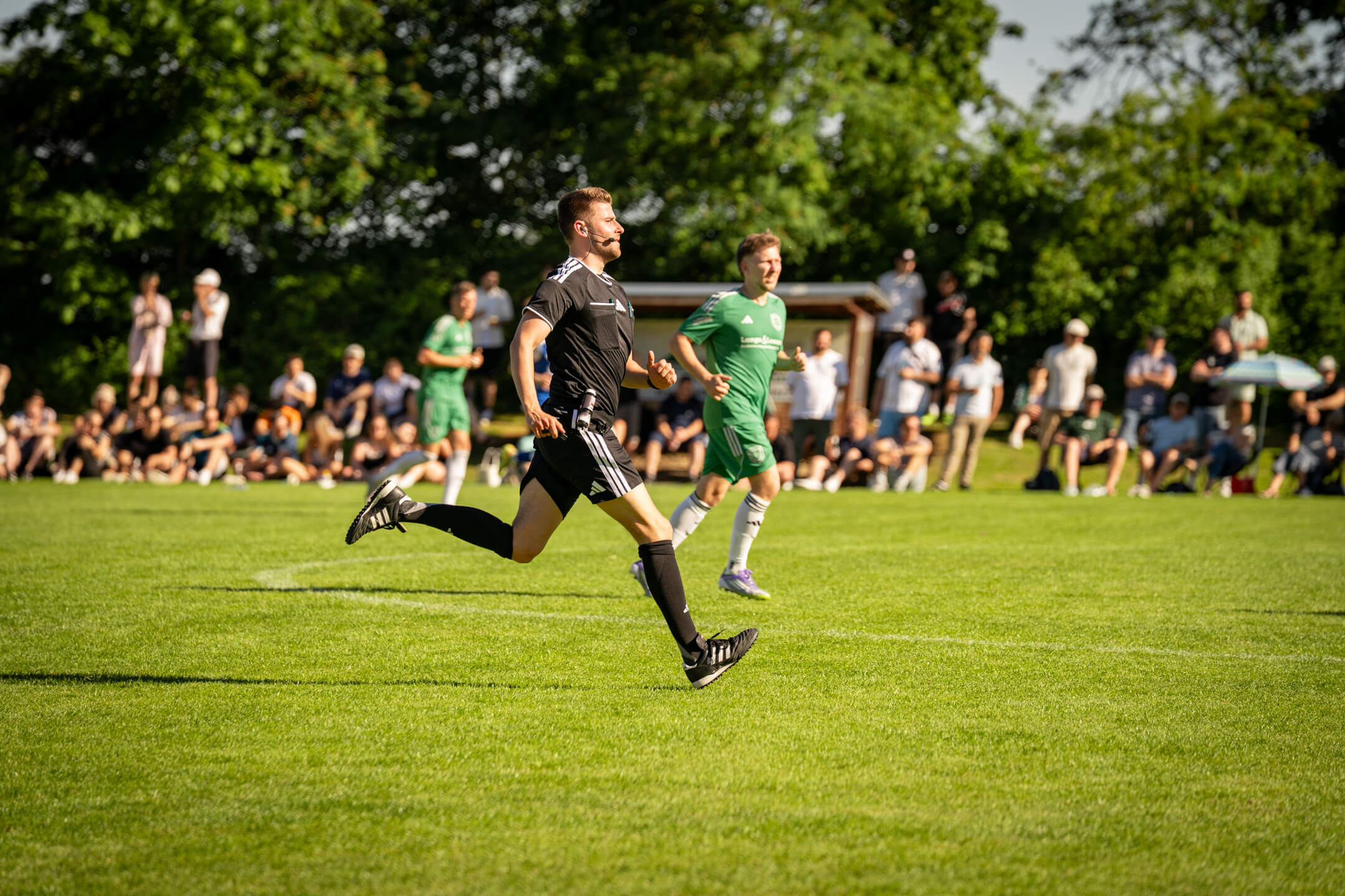 Schiedsrichter Lars Dierksen in seinem letzten Spiel