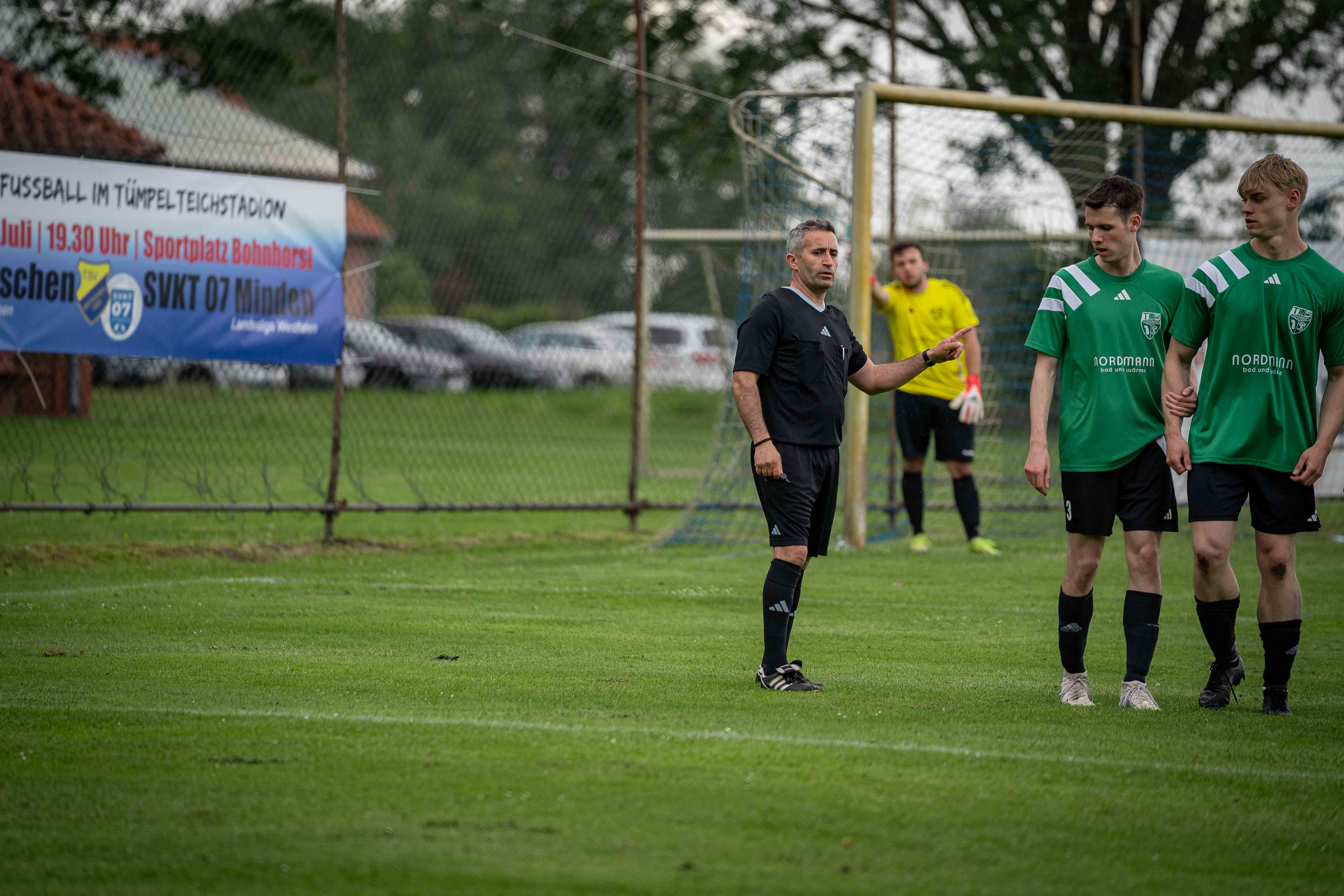 Schiedsrichter Baydak beim Kreipokalfinale Herren II