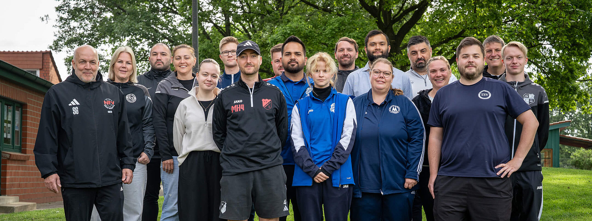 Gruppenfoto Teilnehmende Basislehrgang